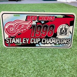 Detroit Red Wings 1998 NHL Stanley Cups Champions License Plate Souvenir Tag